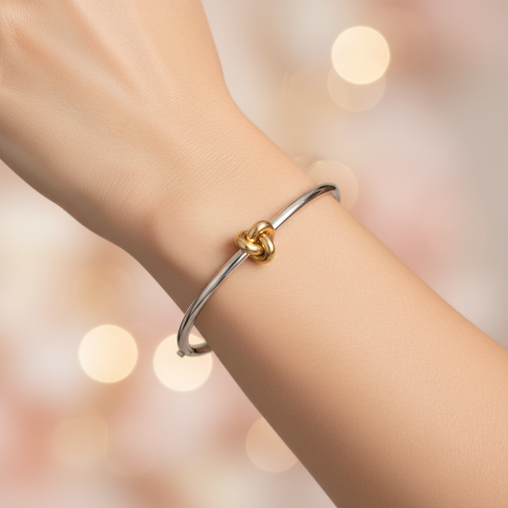 Kate Spade New York Double Knot Hinged Bangle – close-up detail