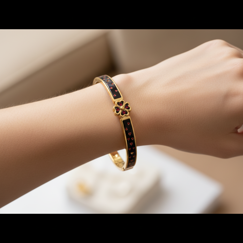 Kate Spade Heritage Spade Flower Thin Hinged Bangle - close-up detail