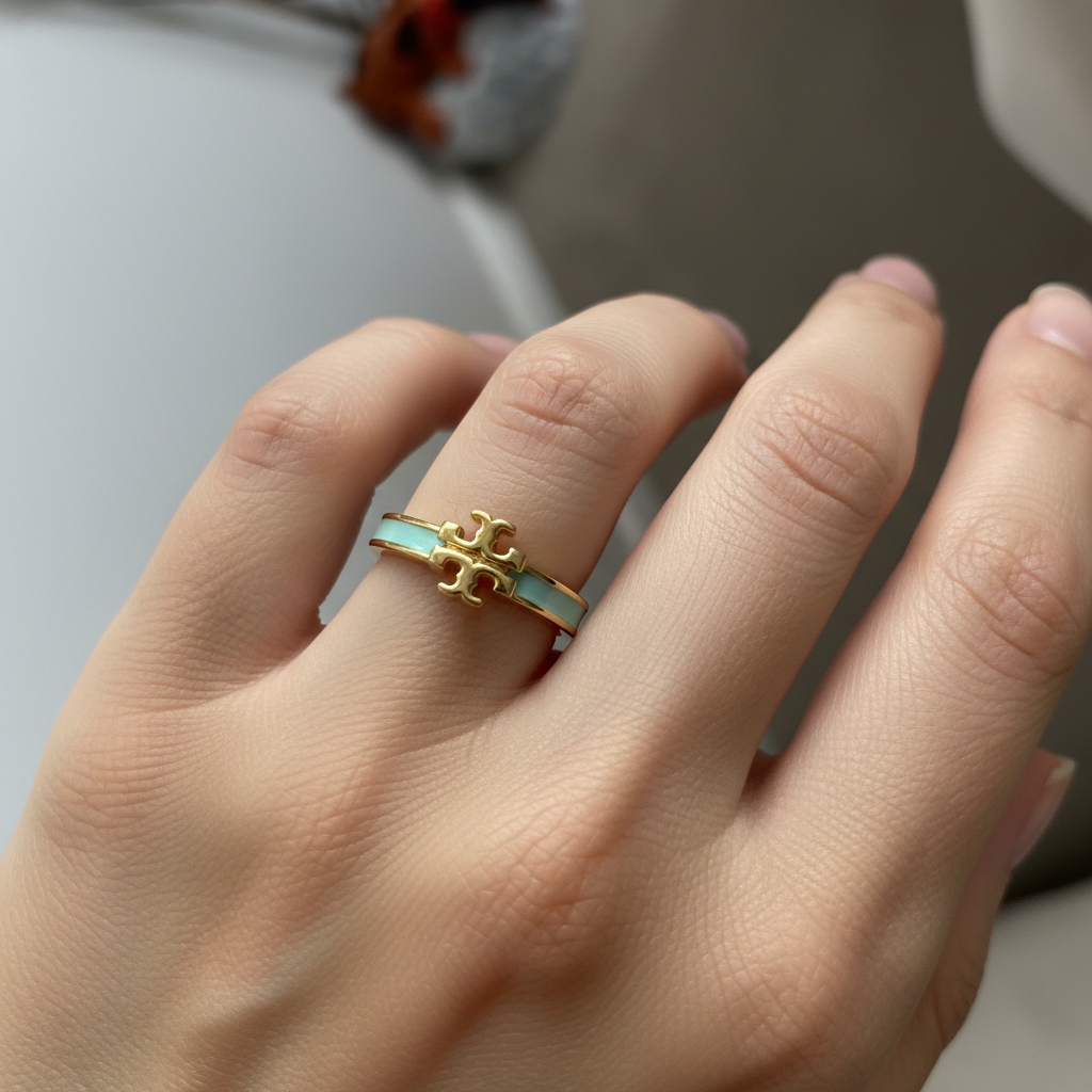 On-model hand shot